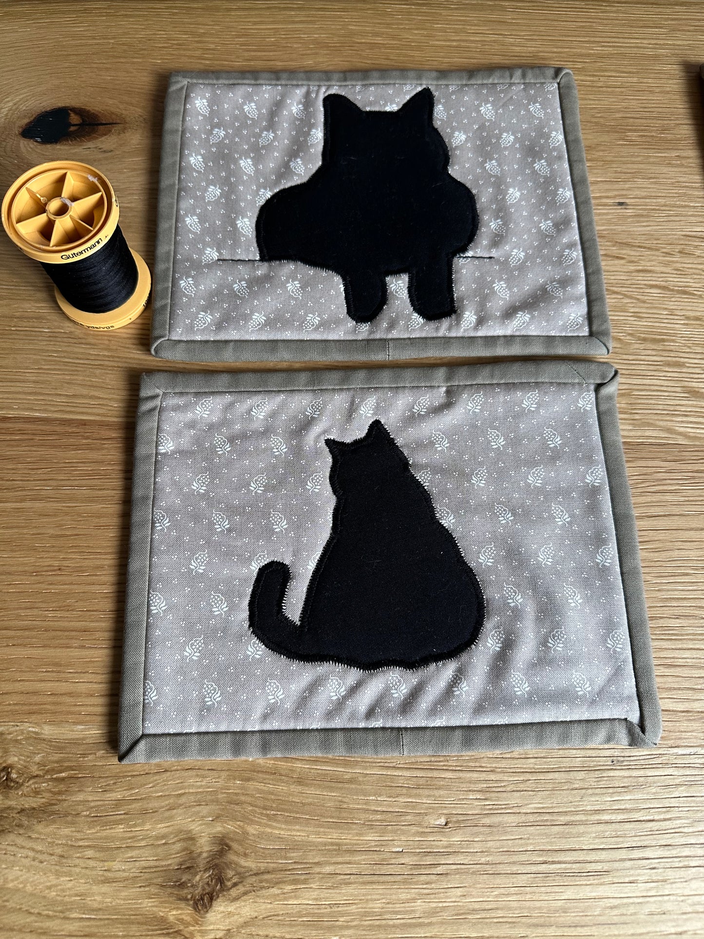 Lap Cats Mug Rug - Set of 4 + Bonus Cat | Beginner Sewing Pattern PDF | Appliqué | Scrap Friendly