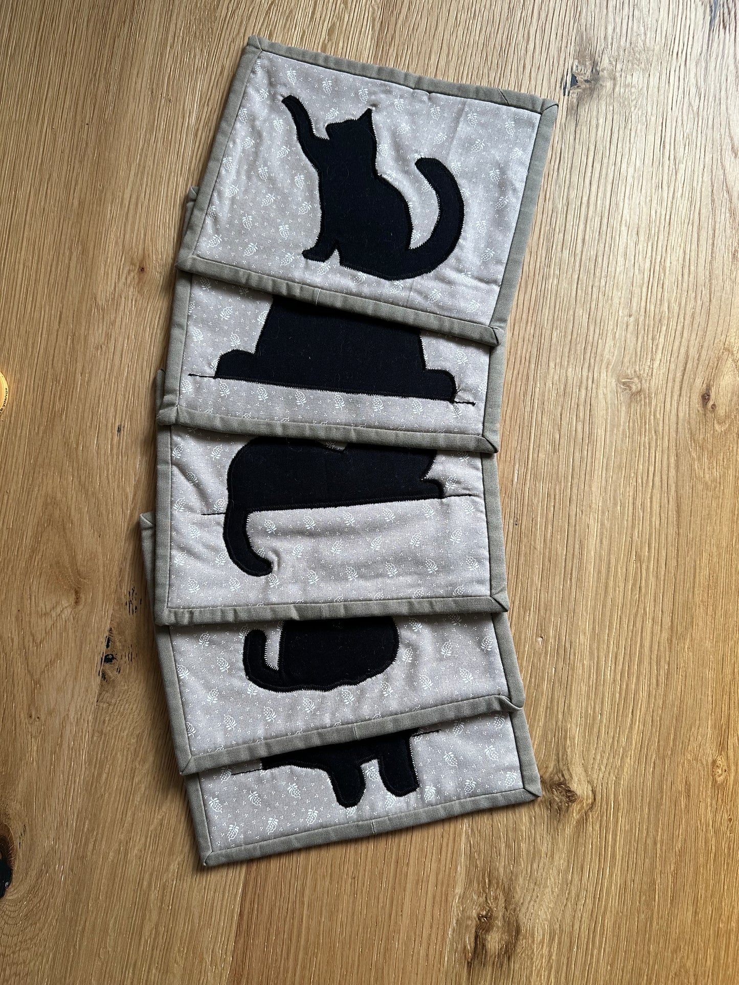 Lap Cats Mug Rug - Set of 4 + Bonus Cat | Beginner Sewing Pattern PDF | Appliqué | Scrap Friendly